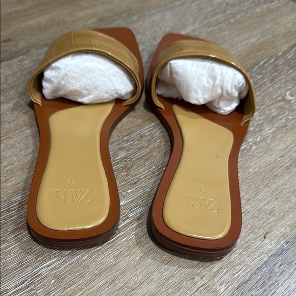 Zara Size 38 Tan Croc-Embossed Slide Sandals - Picture 6 of 9